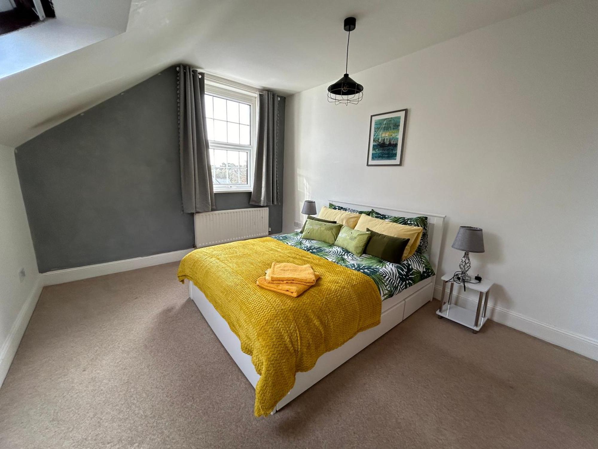 Seaside Rentals Bournemouth - 2Br, Upto 6Ppl, Beach 3 Min Walk, Dogs Ok, Wifi, Park 2 Cars Экстерьер фото