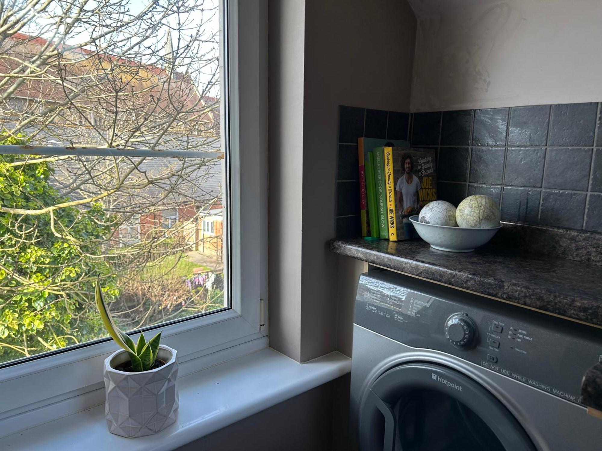 Seaside Rentals Bournemouth - 2Br, Upto 6Ppl, Beach 3 Min Walk, Dogs Ok, Wifi, Park 2 Cars Экстерьер фото