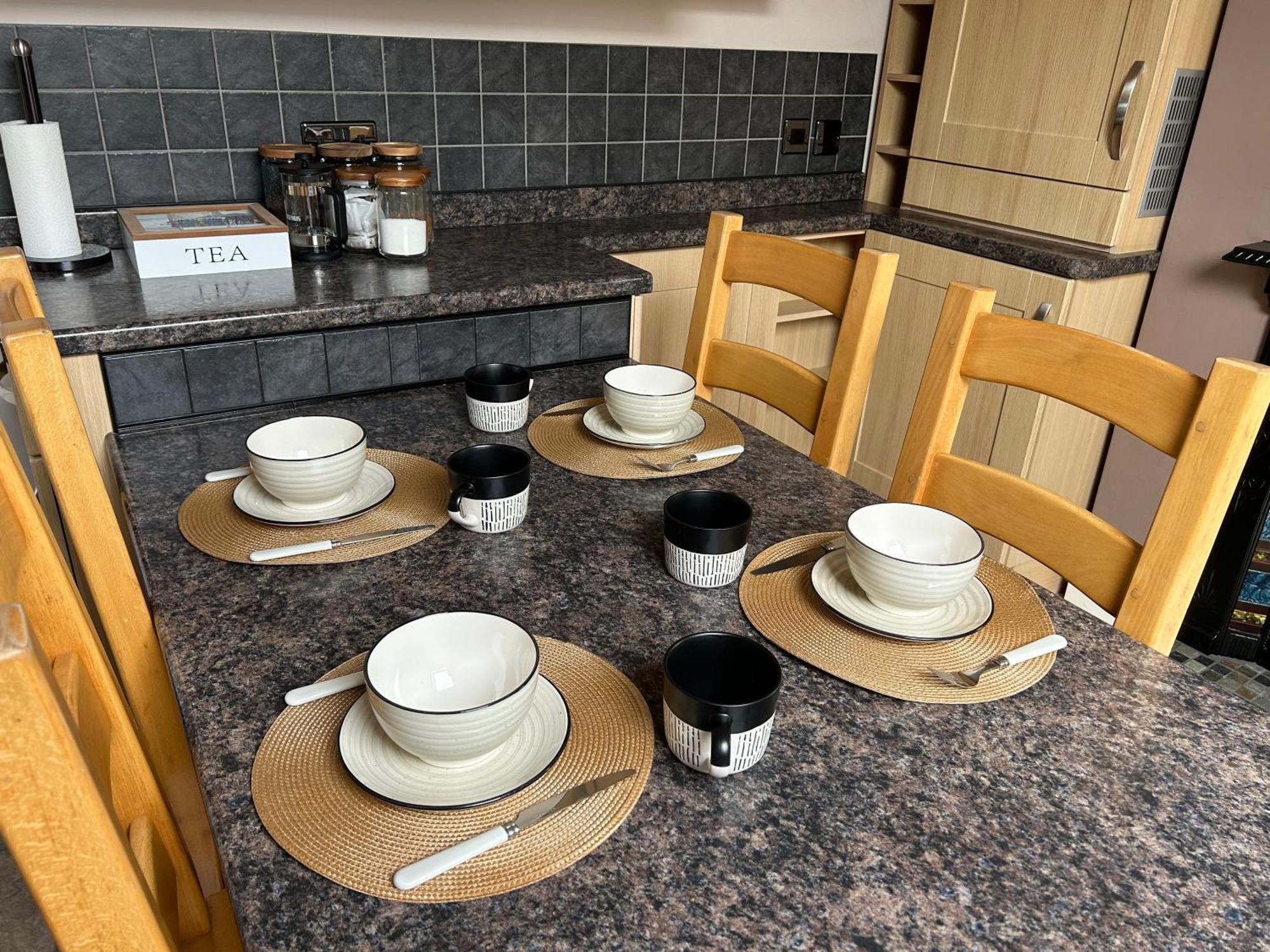 Seaside Rentals Bournemouth - 2Br, Upto 6Ppl, Beach 3 Min Walk, Dogs Ok, Wifi, Park 2 Cars Экстерьер фото